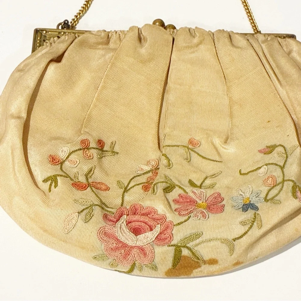 Vintage‎ Satin Embroidered Floral Kiss Lock Chain Evening Pouch Made in France